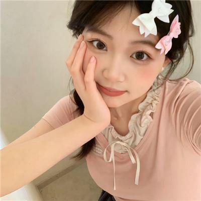 三个摩登女性